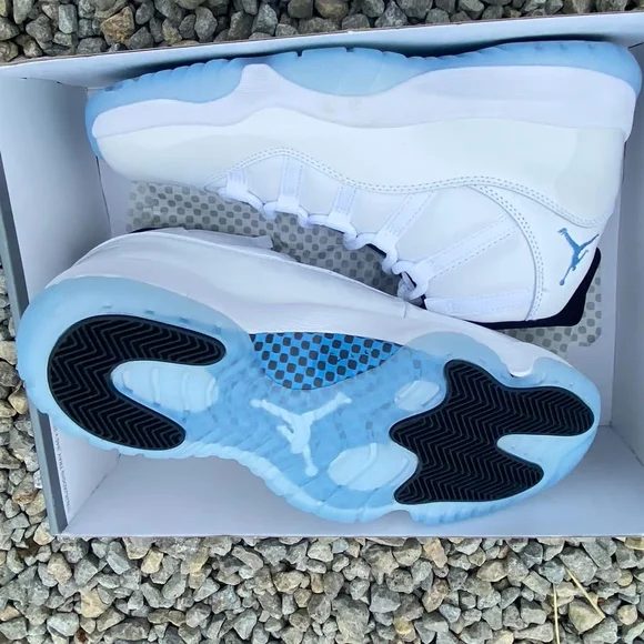Size 10 air Jordan 11 Columbia new